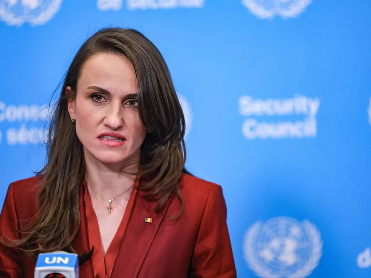 Oana Țoiu: Protestele din Irlanda de Nord au generat și riscuri privind siguranța cetățenilor români