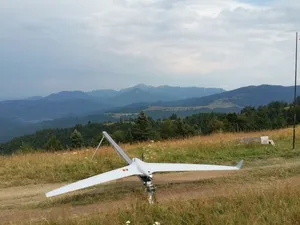Drona 100% românească ce poate fi cumpărată de armată: Zboară 30 de km și se recuperează cu parașuta / defenseromania