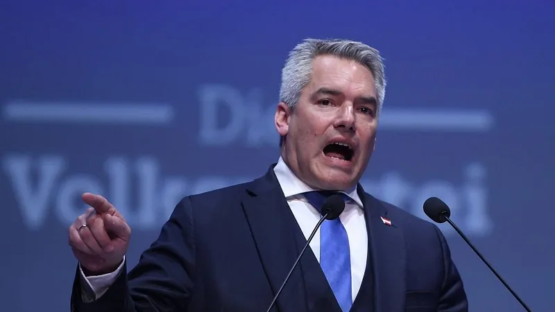 Cancelarul Austriei ce refuză aderarea României la Schengen, umilit de comuniști. Cum a fost posibil - Foto: Profimedia Images