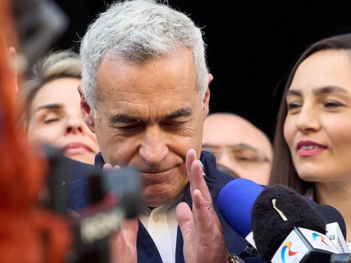 Călin Georgescu vorbeşte, după ce şi-a depus candidatura - Foto: Profimedia Images