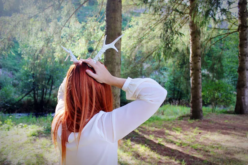 Femeie cu horoscop - Foto: Freepik