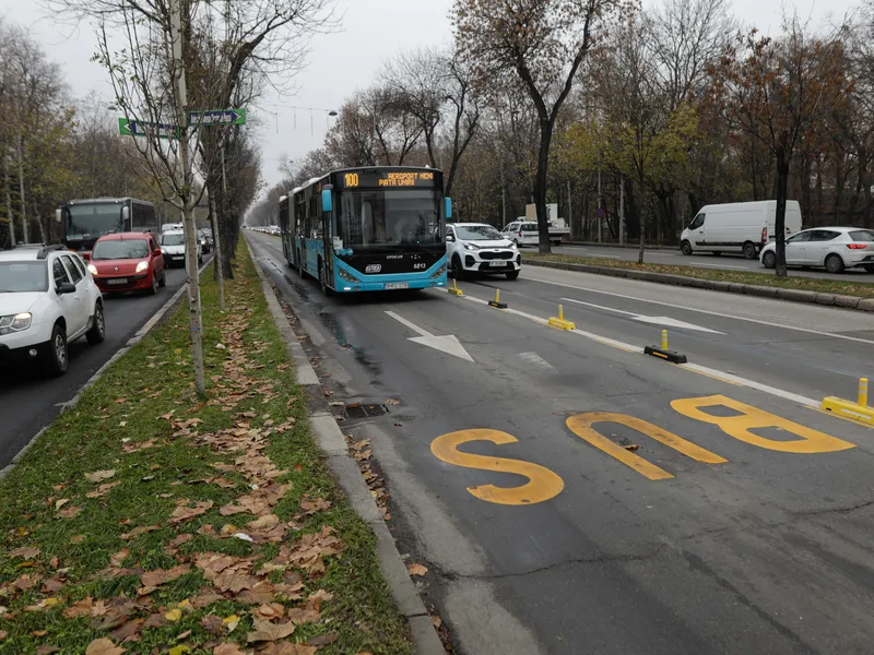 Liniile 100, 203 și 205, deviate de Ziua Aviației și a Forțelor Aeriene. Pe unde circulați - FOTO: Inquam Photos / George Călin
