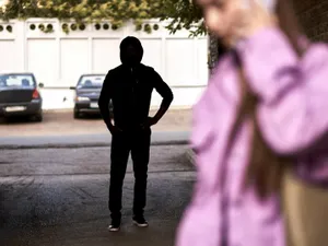 Un tânăr violent este căutat de toți polițiștii din Iași după ce a bătut crunt o femeie  - Foto: Profimedia Imagesg (imagine cu rol ilustrativ)