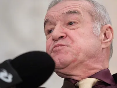 Gigi Becali a rămas ”mască” la mesajul primit pe telefon: ”Cum să zici așa ceva?”