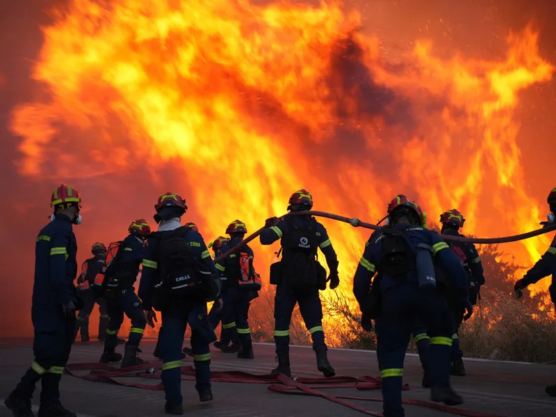 A început sezonul incendiilor în Grecia. Arde o insulă din Marea Egee. Mână criminală? - Foto: Profimedia Images