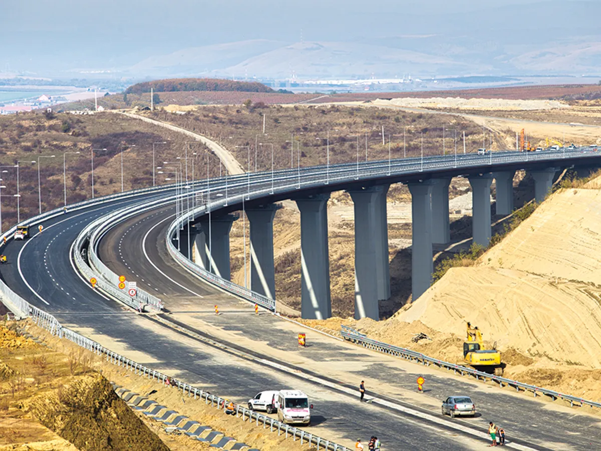 MUNCĂ DE MÂNTUIALĂ În timpul mandatului PSD, puținele autostrăzi au fost construite de două ori. O porțiune din lotul 3 Sebeș - Orăștie s-a prăbușit - Foto: hotnews.ro