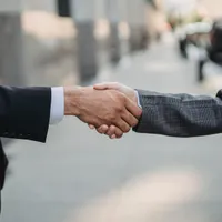 Ce greșeală facem atunci când ne adresăm cu expresia „cu stimă și respect” - Foto: Pexels / Ketut Subiyanto