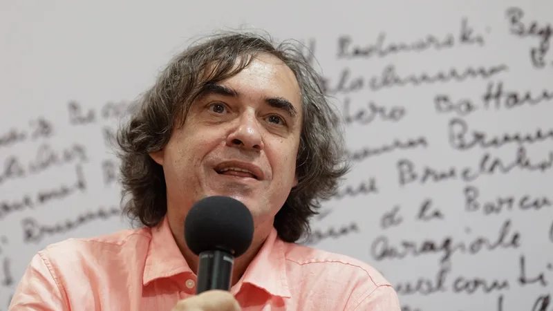 Facultatea de Litere a UB, după ce Cărtărescu nu a fost primit în Academie: „profund dezamăgiți” - Foto: INQUAM PHOTOS / George Călin