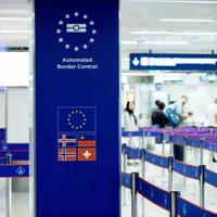 În Grecia nu se mai intră decât cu test COVID negativ. Doar copiii până în 5 ani sunt exceptați. / Foto: greekreporter.com