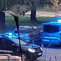 Gafă uriașă făcută de mascați: Au spart din greșeală ușa unor bătrâni. Femeia a leșinat de frică - FOTO: presasm.ro