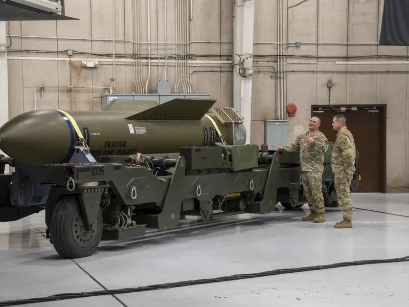 Israel cere SUA bomba-bombelor MOP pentru a lovi Iranul. Are 14 tone și costă 3.500.000 $ bucata - Foto: twz.com