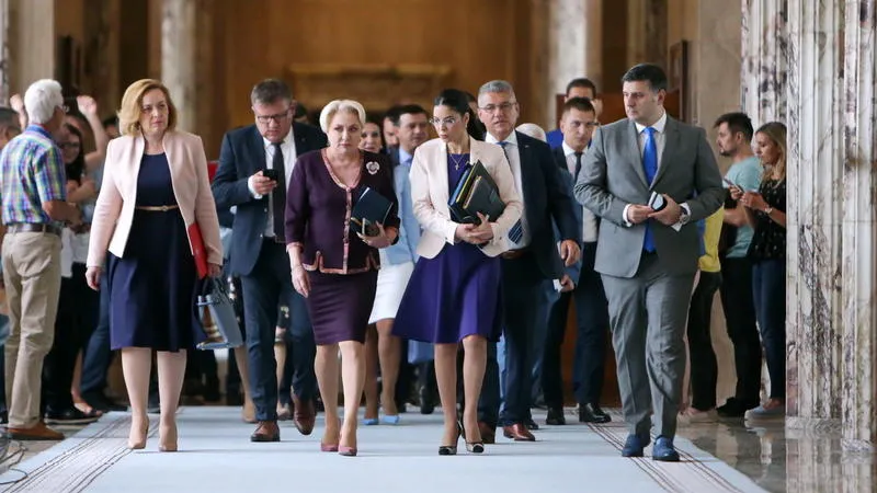 Miniștrii din Guvernul Dăncilă/Foto: Hotnews.