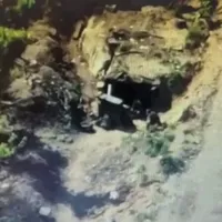 VIDEO Un cuib de mitralieră rusă a „primit vizita” unei bombe ucrainene/FOTO: Captura video