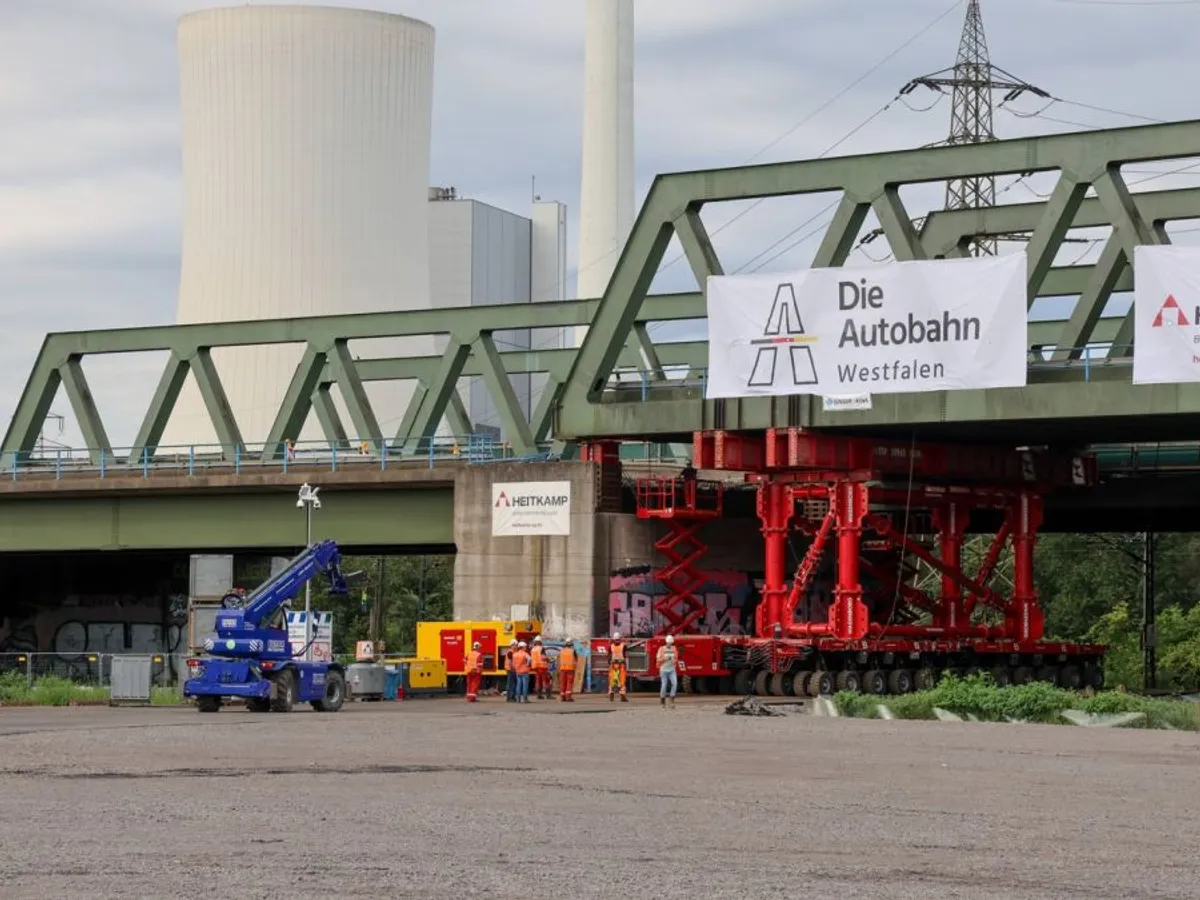 Germania mută un uriaş pod modular de zăbrele sudate lângă Recklinghausen, pe Autostrada A43 - Foto: Profimedia Images (Imagine cu caracter ilustrativ)