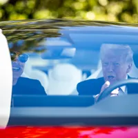 Trump la volan - Foto: Profimedia Images (Imagine cu rol ilustrativ)