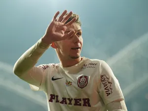 Au pus banii pe masă: ofertă oficială de 8 milioane de euro pentru Louis Munteanu! CFR a dat răspunsul pe loc