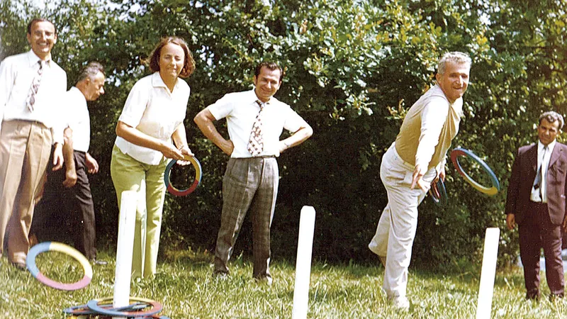 Apropiere Ion Iliescu, împreună cu Nicolae și Elena Ceaușescu în 1976