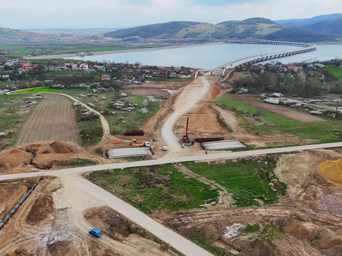 „Autostrada rușinii naționale”, ciotul de 26 km al Autostrăzii Transilvania - A3 dintre Suplacu de Barcău și Chiribiș - Foto: Facebook / Asociația Pro Infrastructură