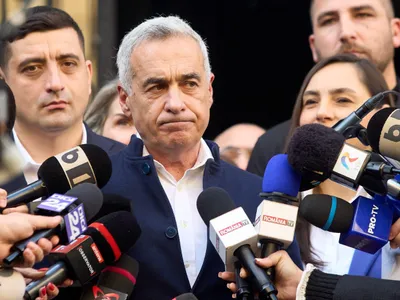 Călin Georgescu, candidatul de extremă dreaptă, vorbeşte susţinătorilor - Foto: Profimedia Images
