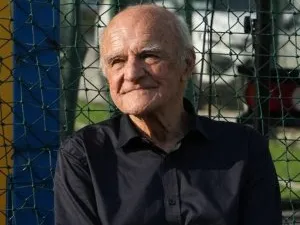 Fotbalistul român ”mult mai talentat decât Gică Hagi” a ajuns șoferul unui milionar din București: ”Profesionistele l-au lăsat cu buzunarele goale”