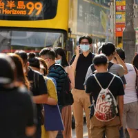 Vaccinare obligatorie anti-COVID, pentru angajaţii din anumite sectoare cheie din Hong Kong. / Foto: ft.com