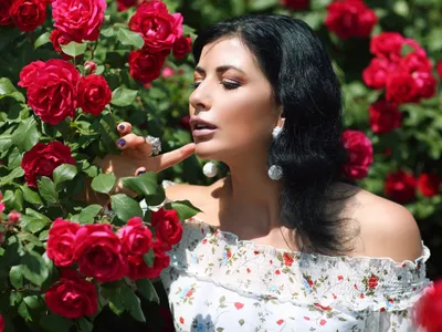 Vara este perioada în care trandafirii oferă cele mai spectaculoase flori Foto: pexels.com