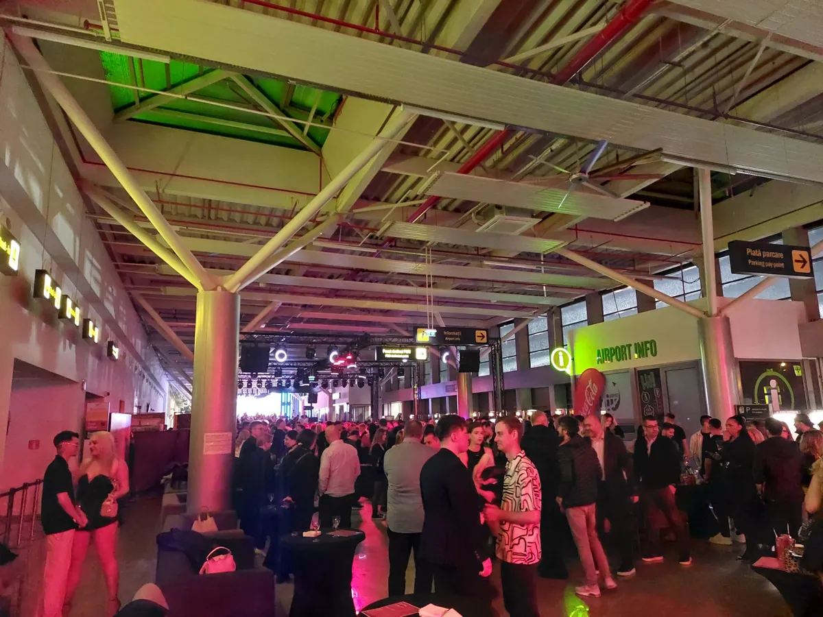 Aeroportul Sibiu, extins degeaba cu 64.000.000 €. Face bani ca discotecă: 125 lei biletul - Foto: turnulsfatului.ro