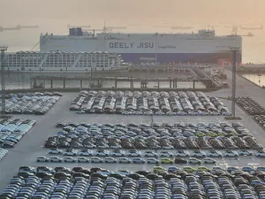 Porturile din Europa s-au transformat în parcări auto din cauza tarifelor impuse de Trump Foto: Getty(fotografie cu caracter ilustrativ)