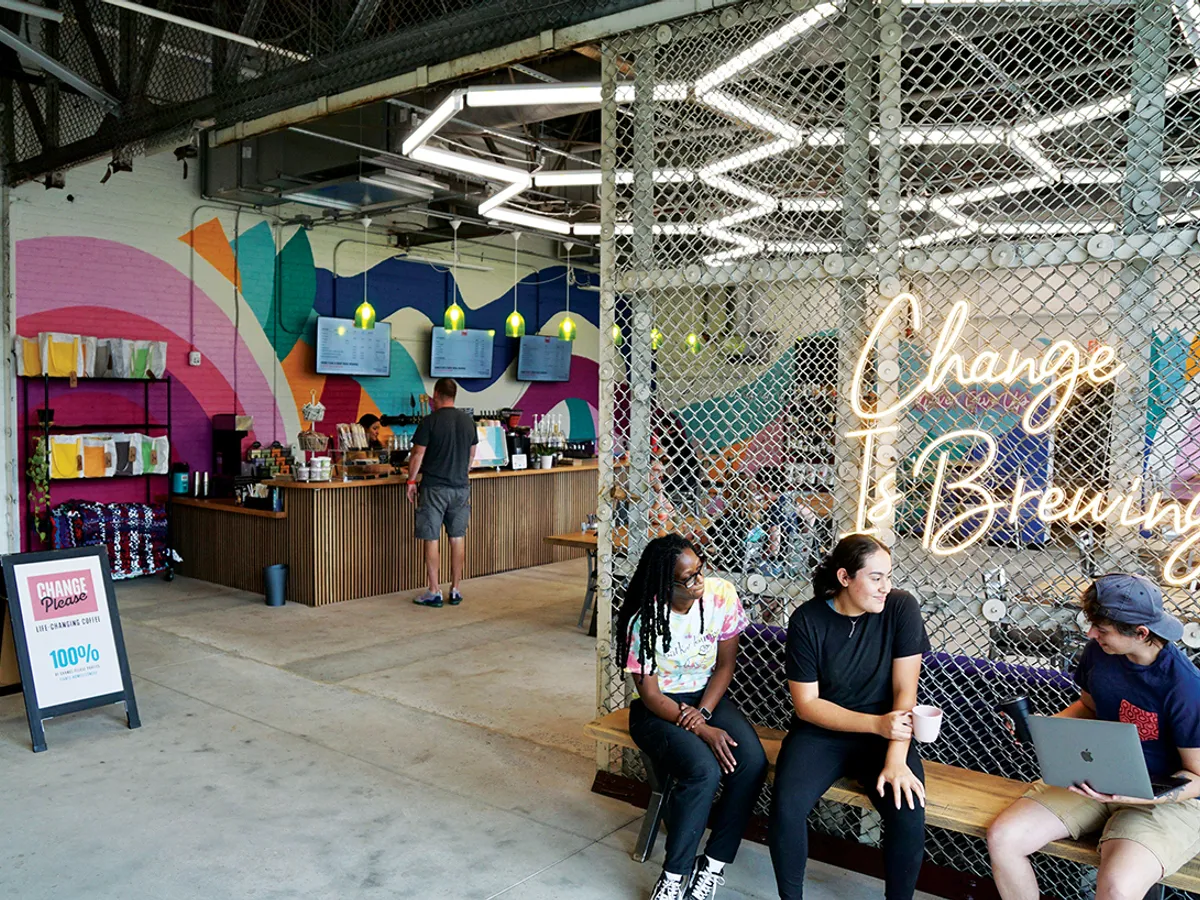 Cafeneaua nonprofit Change Please