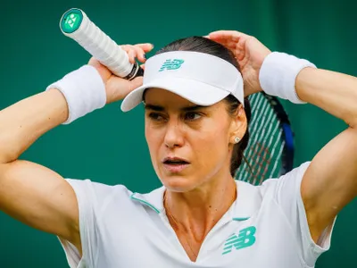 Sorana Cîrstea a cedat la Wimbledon! A început să strige în timpul meciului: ”Lăsați-mă în pace! Toți sunteți inutili”