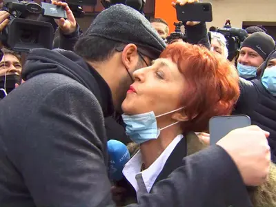 Mihai Gâdea a susținut-o deschis pe dr. Flavia Drăgan, cea care a spus că medicii din spitale omoară oameni cu oxigen. Foto Antena 3