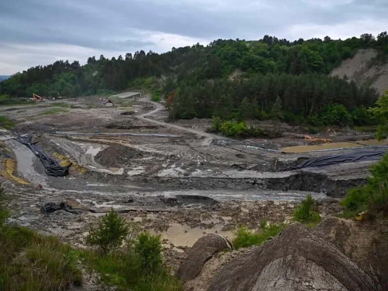 Planșeul minei de la Praid riscă să se prăbușească. 10 gospodării au fost evacuate pentru siguranță Foto: Observator(fotografie cu caracter ilustrativ)