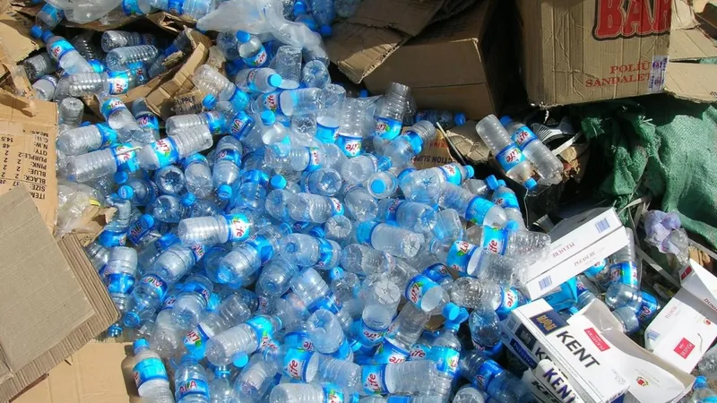 Ce se întâmplă cu sistemul de reciclare la pet-urilor? Anunțul făcut de ministrul Agriculturii - Foto: Profimedia Images (imagine cu rol ilustrativ)