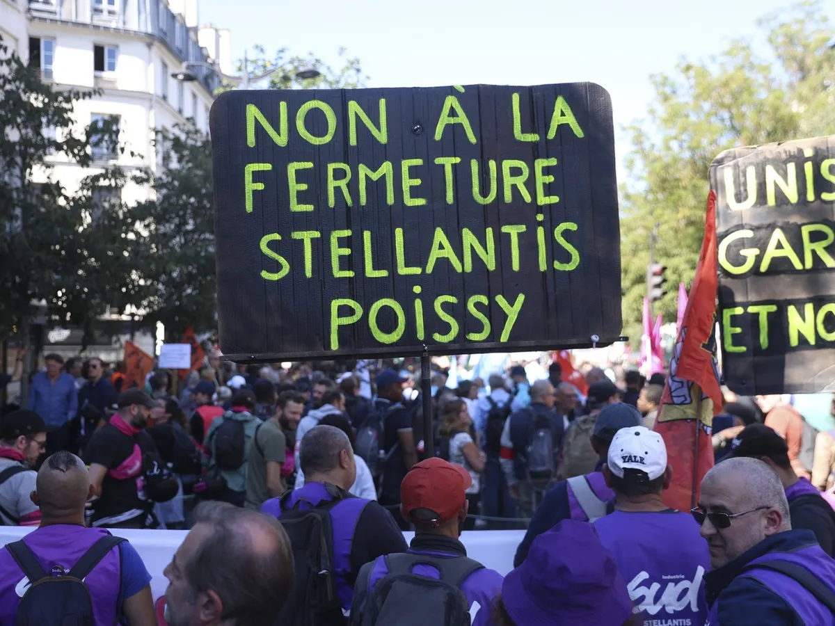 Proteste ale angajaților la uzina Stellantis din PoissyFoto: Profimedia Images