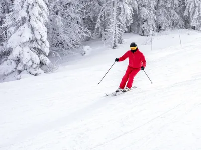 Se deschid pârtiile de schi în România. Salvamontiștii, recomandări pentru iubitorii sporturilor de iarnă - Foto: Freepik (Imagine cu rol ilustrativ)