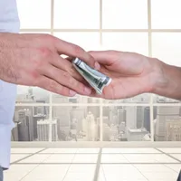 Câte infracțiuni a vrut un șofer să ”șteargă” cu o șpagă de 3.000 de lei și 30.000 € Foto: Freepik.com - rol ilustrativ