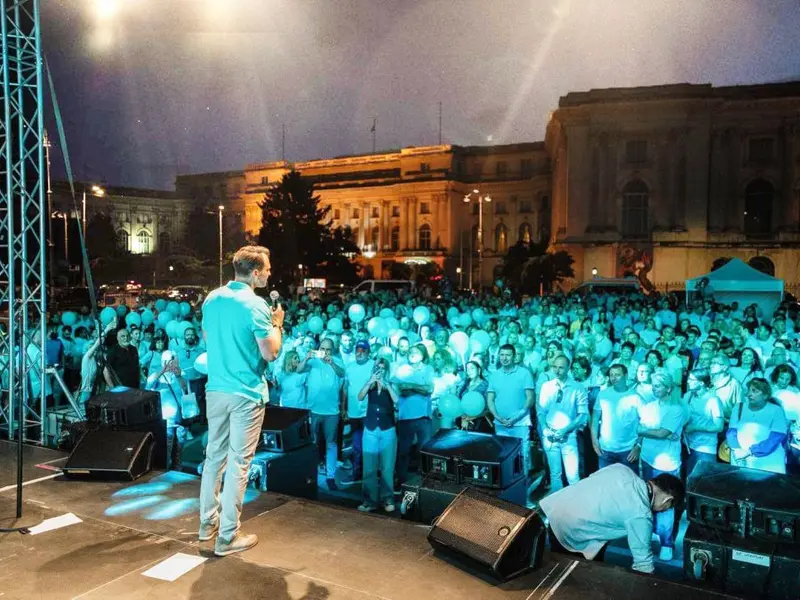 Sebastian Burduja a pornit „REVOLUȚIA turcoaz” la București - Foto: PNL