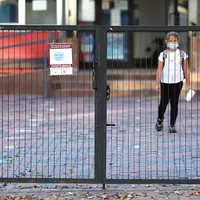ÎNCHIS Într-o săptămână, numărul școlilor care au trecut în online a crescut cu 33% - Foto: INQUAM PHOTOS/ Sabin Cîrstoveanu
