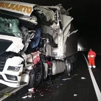 Accident grav! Două TIR-uri s-au „agățat” în Tunelul Bahna de pe DN6 - Foto: Facebook/Info Trafic 24