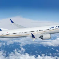 Angajații companiei aeriene United Airlines, rugați să se vaccineze anti-COVID. Altfel, „out”. / Foto: fl360aero.com