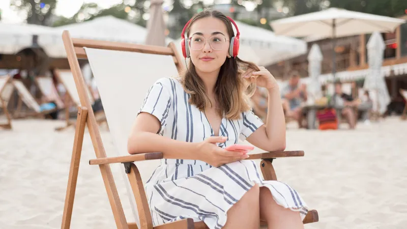 Vouchere de vacanță 2025. Ministrul Muncii spune ce salariu trebuie să ai, ca să primești ajutorul - Foto: Freepik (Imagine cu rol ilustrativ)