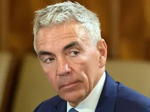 Vicepremierul Dragoş Anastasiu, în şedinţă de guvern - Foto: Profimedia Images