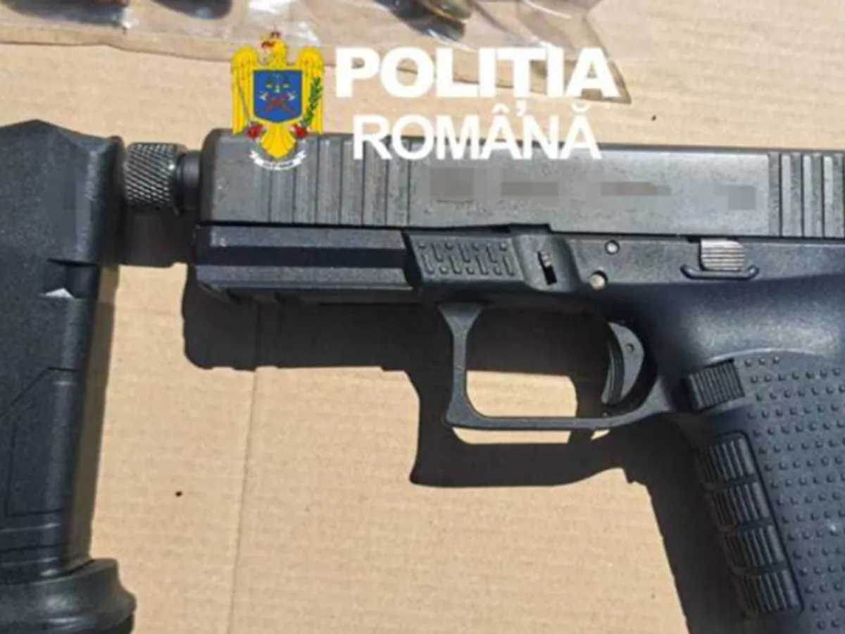 Pistol - Foto: Poliția Română