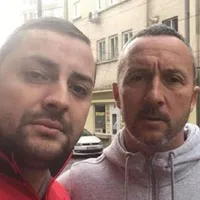 Fostul fotbalist ieșean Adrian Chelariu, alături de MM Stoica. Chelariu, zis Ochi, a fost unul dintre membrii importanți ai brigăzii de interlopi români care a terorizat orașul Torino Foto: bzi.ro