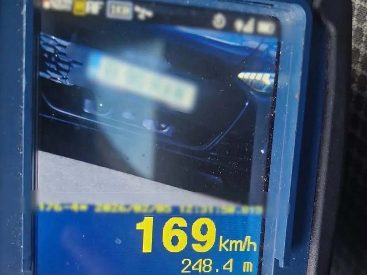 Un șofer vitezoman, „premiat” cu 1.822 lei amendă și 3 luni fără permis - Foto: Facebook / IPJ Cluj