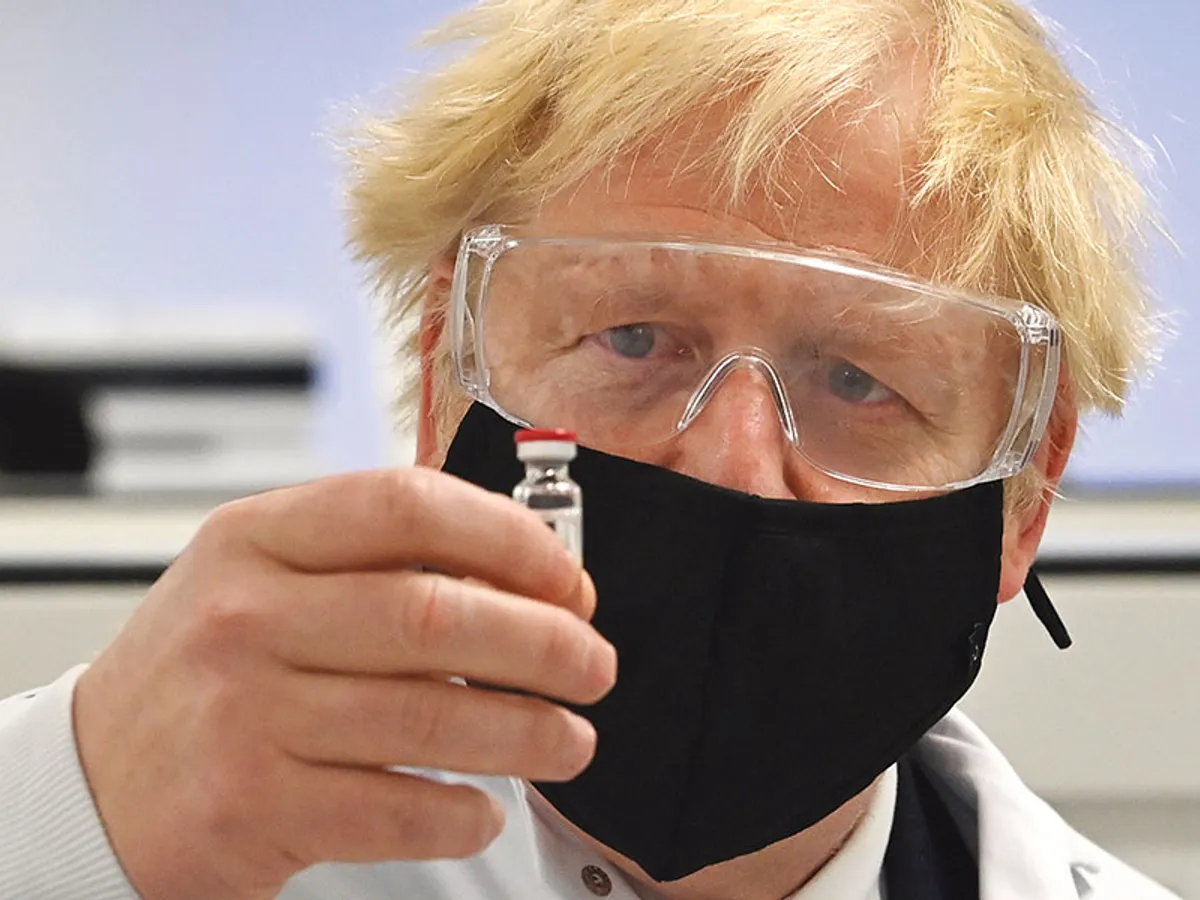 Boris Johnson a verificat vaccinul realizat de către AstraZeneca și Universitatea Oxford - Foto: Getty Images