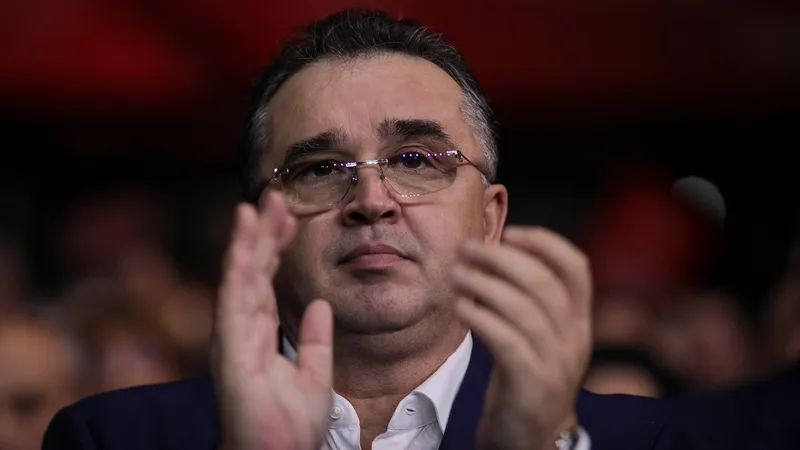„Baronul” Oprișan și-a luat un Mercedes din 2021. Plătește rate cât veniturile sale lunare / Inquam PHOTOS Octav Ganea