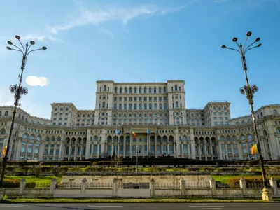 Palatul Parlamentului, locul unde s-au încâlcit iţele politicii româneşti - Foto: Magnific.com/frimufilms