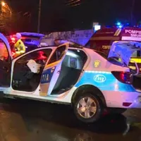 8 răniți, dintr-o lovitură. O șoferiță de 25 ani n-a văzut mașina de poliție cu girofar - Foto: captură video
