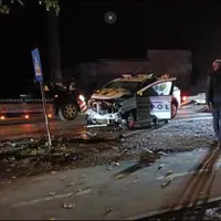 Două mașini de poliție au plecat în urmărirea unui contravenient. S-au bușit tare între ele - Foto: captură video